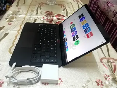 Pixelbook Go 13.3_8th GEN_TouchScreen Chromebook_Intel Core m3_RAM 8 GB_SSD 64 GB_Pixel Charger