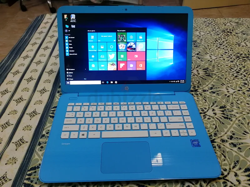 حاسوب محمول HP 14-ax010wm ستريمنبوك بحجم شاشة 14 بوصة بدقة HD ومعالج سيلرون N3060 بسرعة 1.6 جيجاهرتز وذاكرة وصول عشوائي بسعة 4 جيجابايت وذاكرة داخلية 32 جيجابايت من نوع eMMC ونظام تشغيل ويندوز 1063255537382145113
