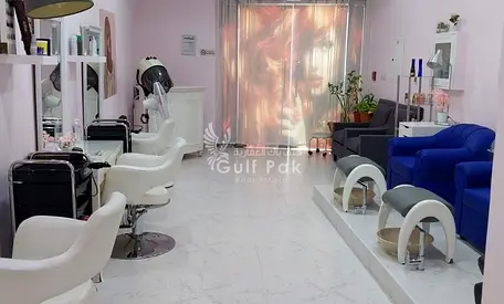 Operational Saloon | With Staff | With Car