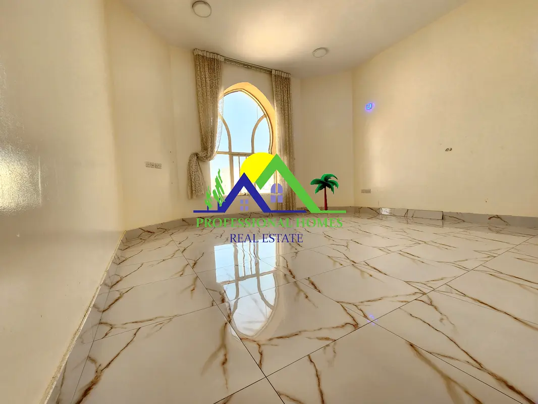 Villa/House Independent 5 Bedroom Villa in Zakher Al Ain
