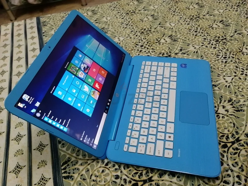 حاسوب محمول HP 14-ax010wm ستريمنبوك بحجم شاشة 14 بوصة بدقة HD ومعالج سيلرون N3060 بسرعة 1.6 جيجاهرتز وذاكرة وصول عشوائي بسعة 4 جيجابايت وذاكرة داخلية 32 جيجابايت من نوع eMMC ونظام تشغيل ويندوز 1063255537382145112