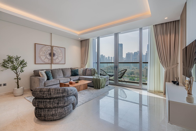 Elegant 1BR Apartment with Burj Khalifa View in Business Bay