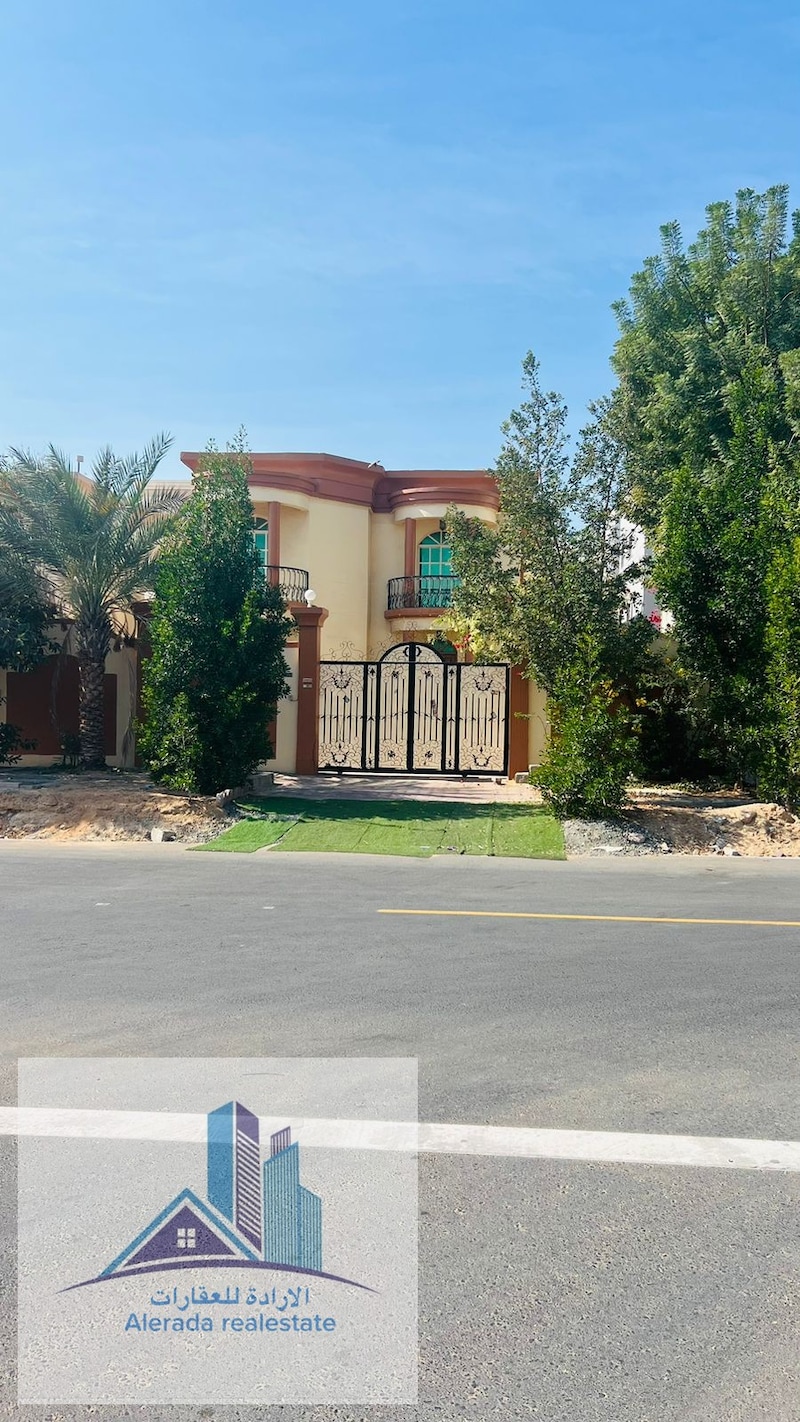 Villa for rent in Ajman, Al Rawda area, on the main street