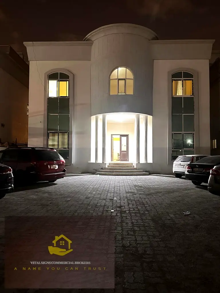 Apartment/Flat LAVISH 1 BEDROOM HALL JUST 3300 PER MONTH FOR RENT AT