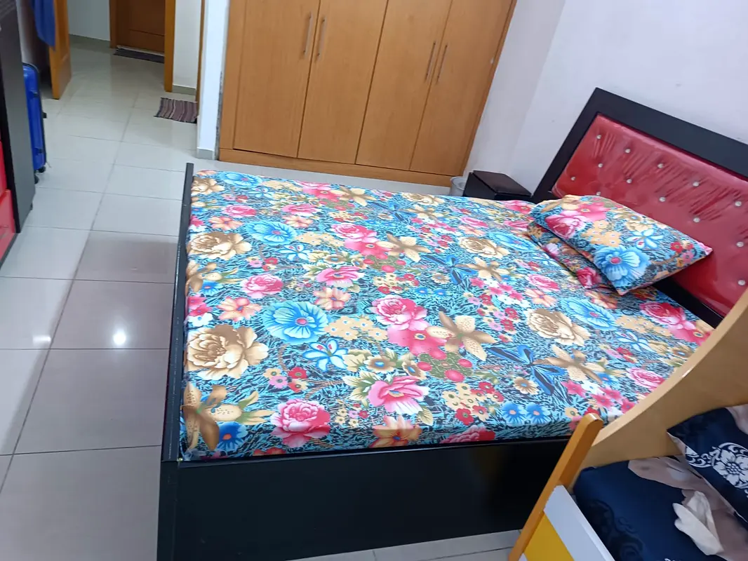 King size bed in Sharjah AlMajaz