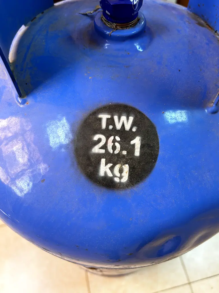 ADNOC LPG GADNOC GAS CYLINDER ( FULL GAS ) 26.1 kg FOR SALE