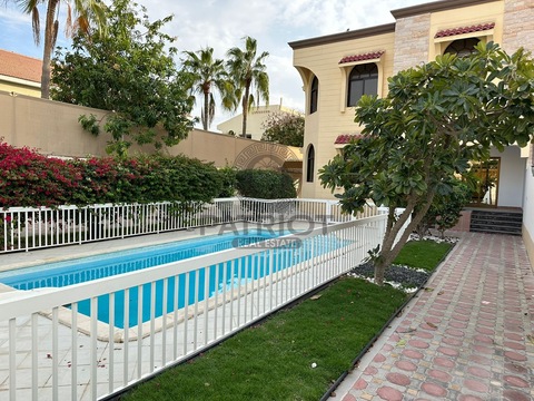 Private Pool 4br Maids Driver Private Garden Semi Independent In Jumeirah 1