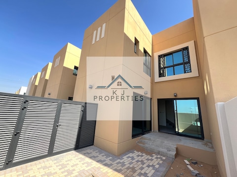 Brand New 3bedroom Villa Gated Community 4 Payment Just 130k Swimming Pool Gym
