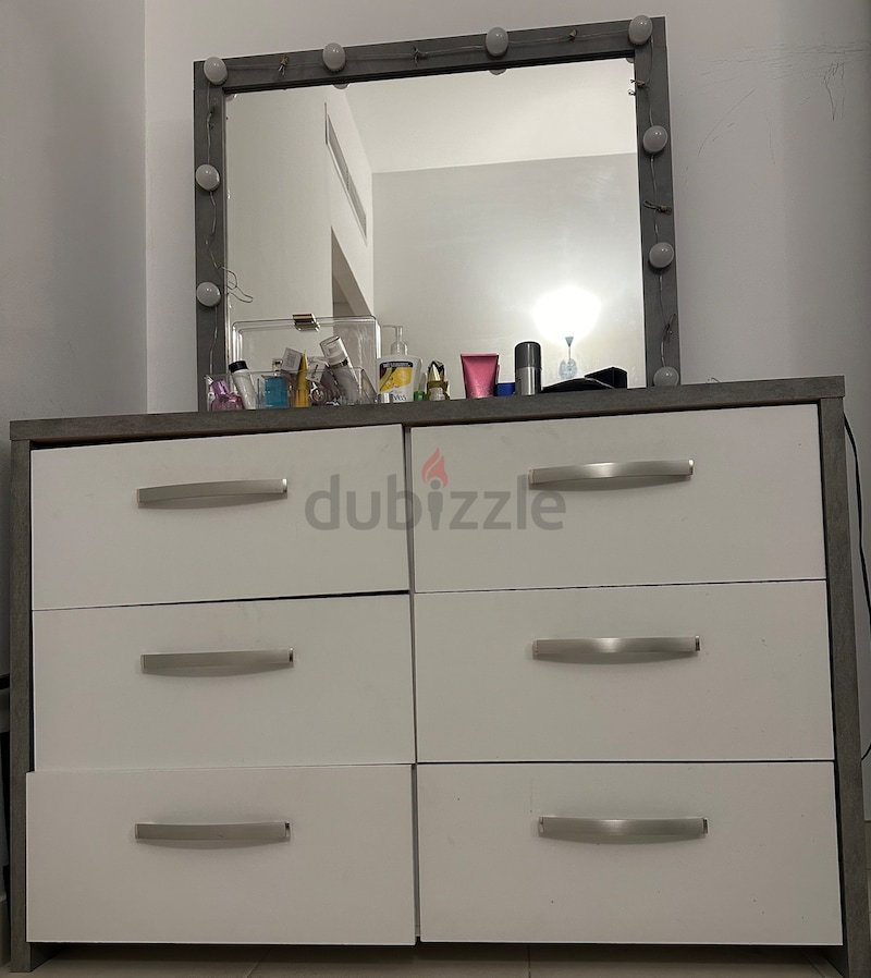 Dubizzle dressing online table