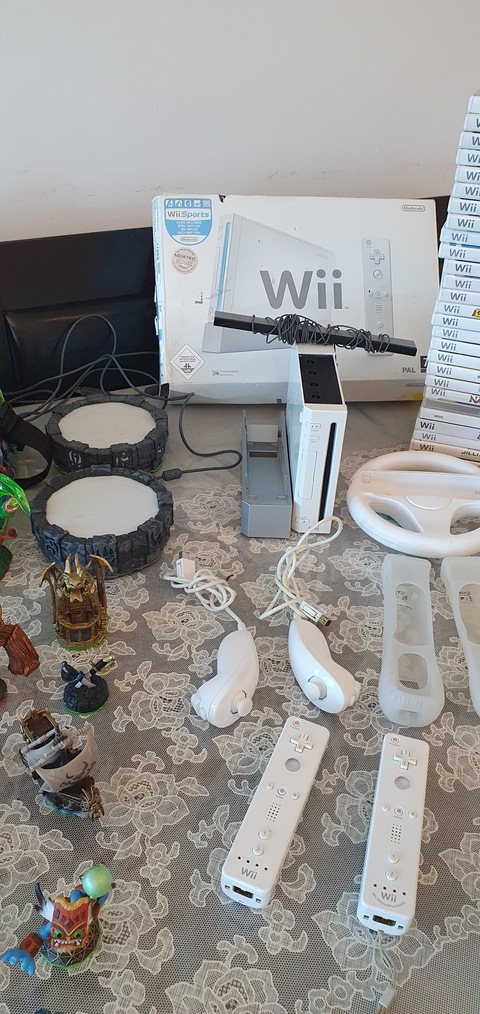 Buy & sell any Nintendo Wii online - 7 used Nintendo Wii for sale in Dubai, price list