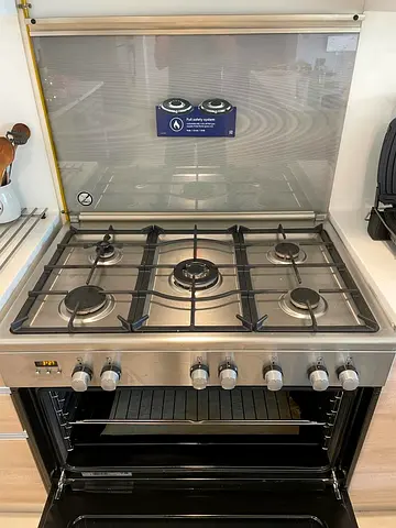 Electrolux 90x60cm Freestanding Cooker, Gas Cooker with 5 Burners  Electric Oven FREE DELIVERY