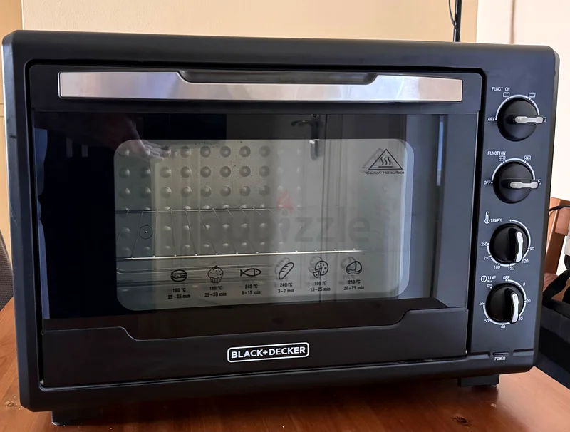 Black Decker 55L Toaster Oven with Double Glass and Rotisserie