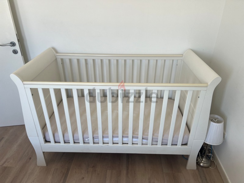 Mia cheap sleigh cot