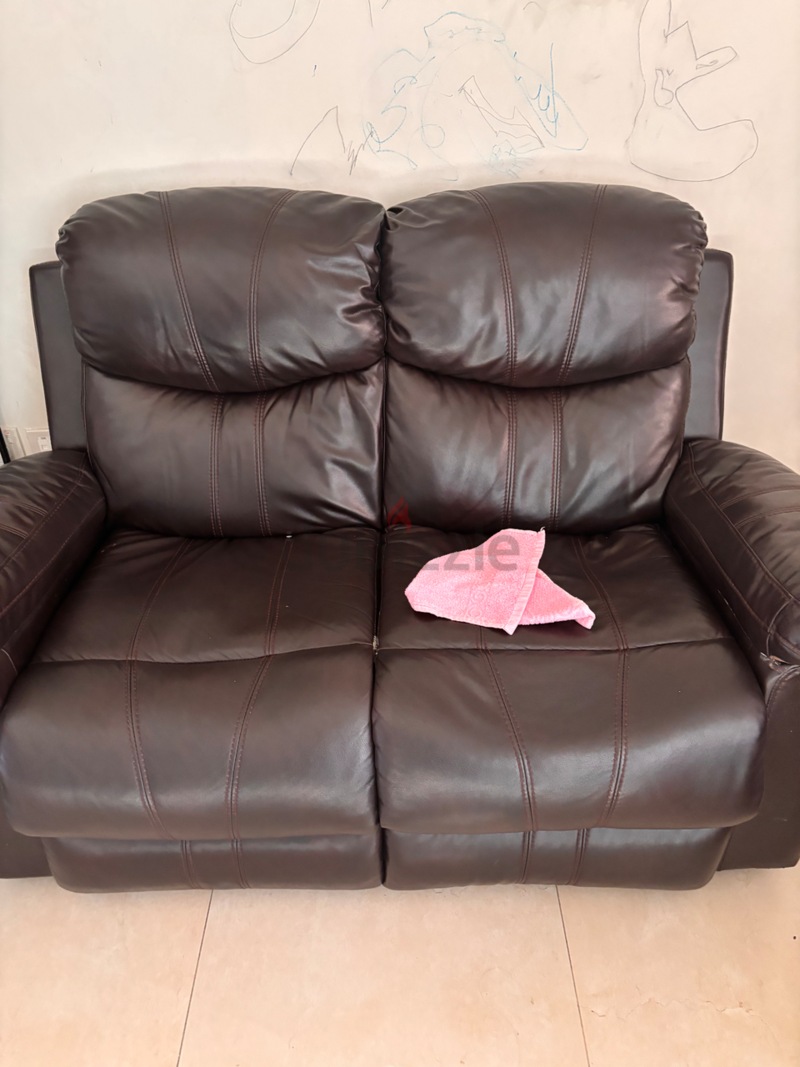 Recliner shop sofa dubizzle