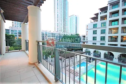 Vacant Large 2 Bedrooms With 2.5 Bathrooms - Pool View