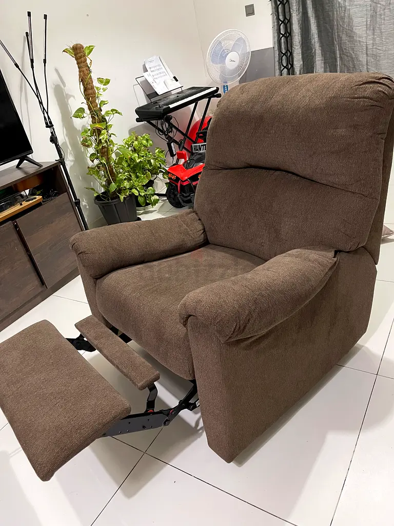 1 SEATER RECLINER