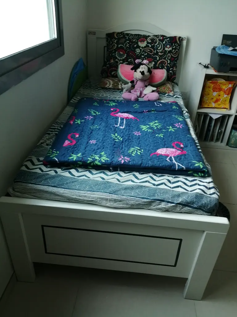 Single bed for sale