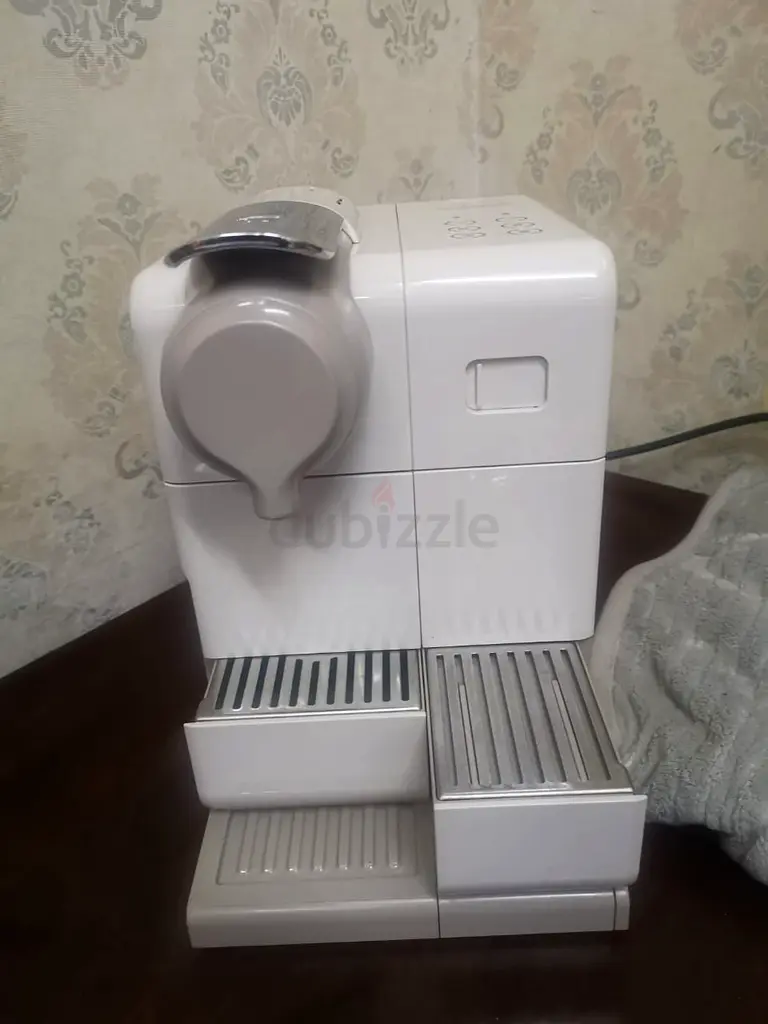 DeLonghi Nespresso De\Longhi Nespresso Lattissima made in Italy