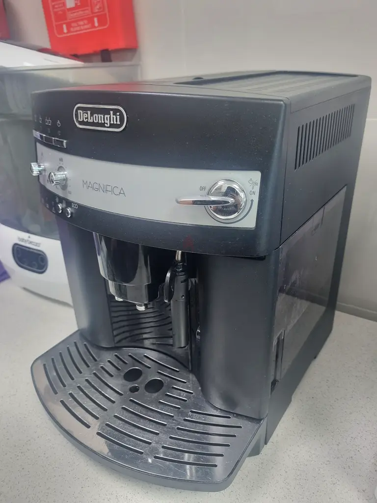Delonghi Magnifica Coffee Machine