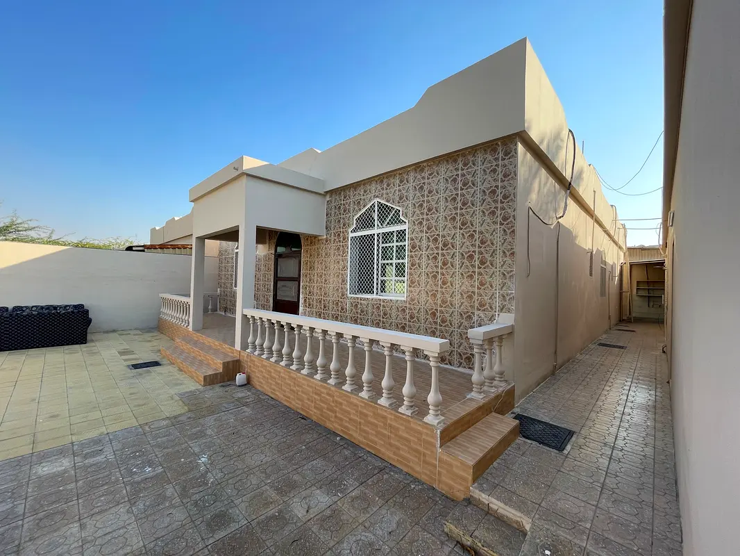 Villa/House Well Maintained 5 bedrooms for rent Ras al Khaimah