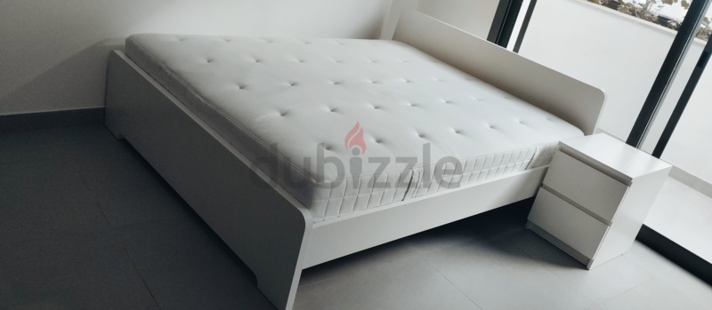 Ikea hyllestad on sale queen mattress