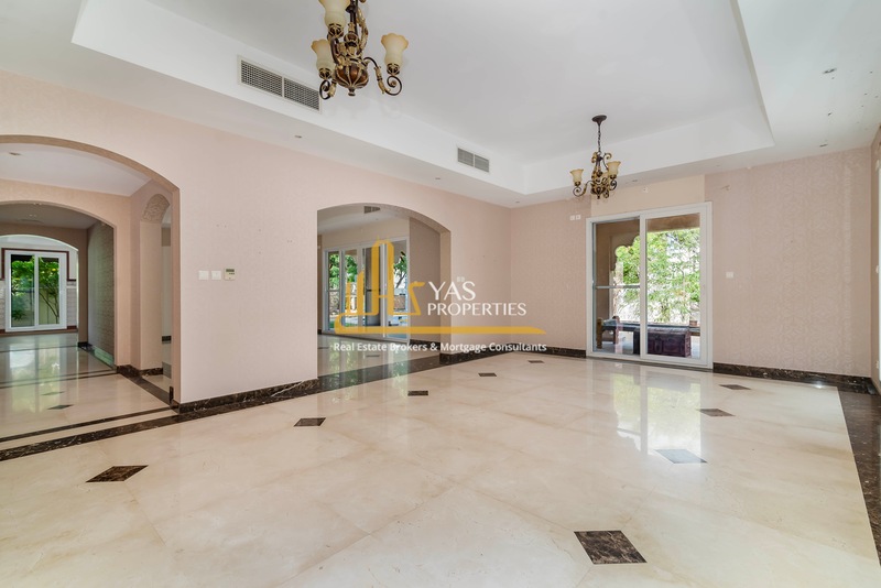 Vacant 6BR with Large Garden and Private Pool