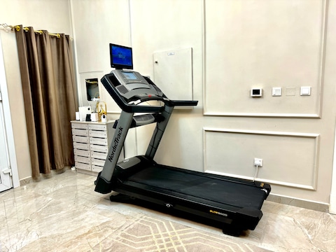 2nd 2024 hand treadmill