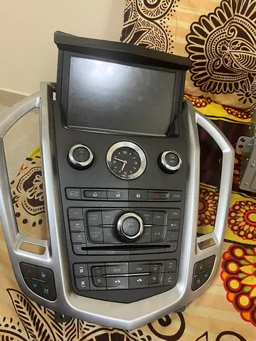 Cadillac SRX dashboard and mounting screen