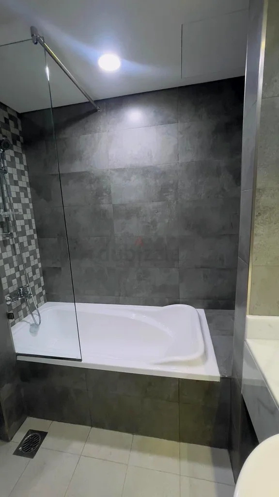 Apartment Furnished partition room for rent Dubai