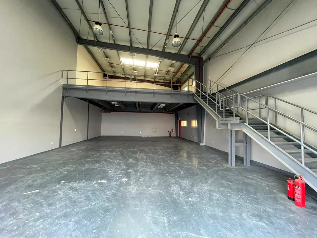Warehouse UNBELIEVEABLE OFFER BRAND NEW WAREHOUSE FOR RENT 4000/SQFT