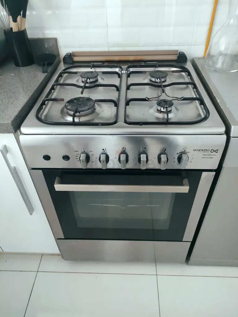 Daewoo gas cooker