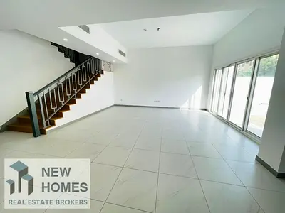 Huge Plot | 4 Bhk + Maid Th Near Circle Mall