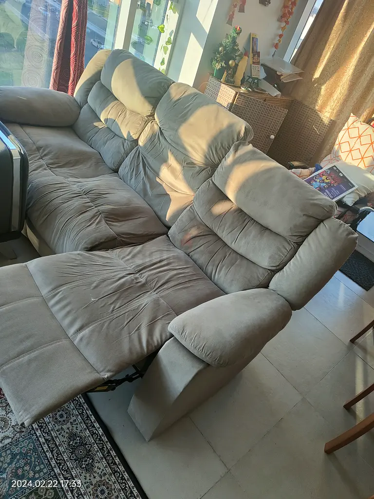 Recliner sofa