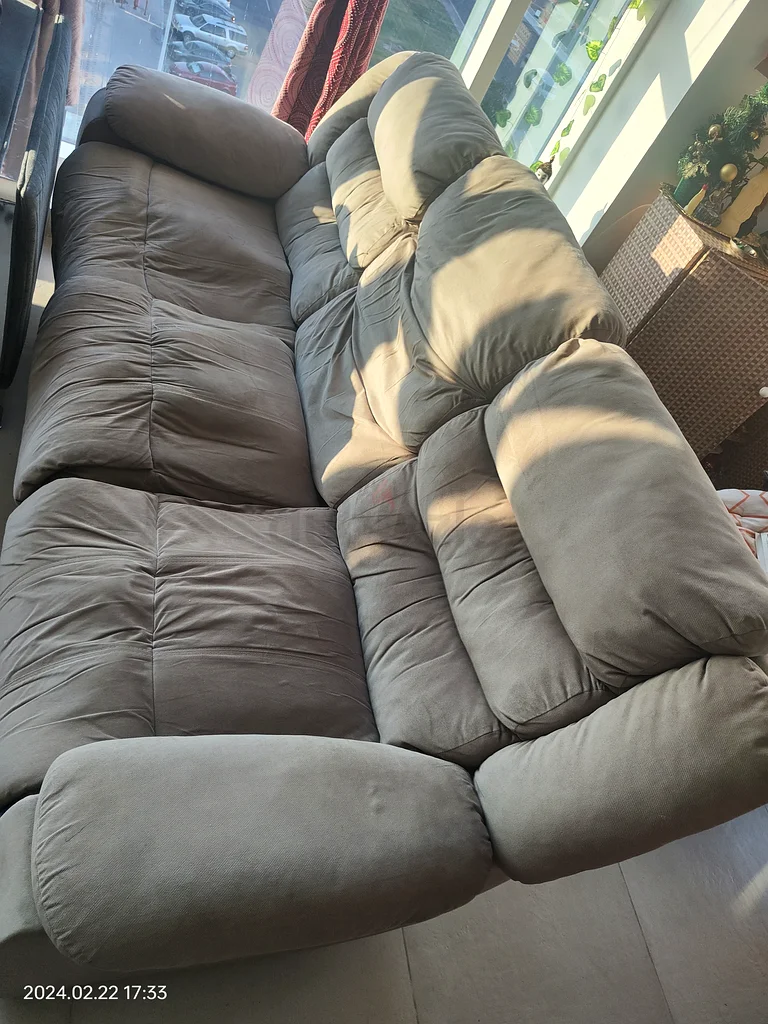 Recliner sofa