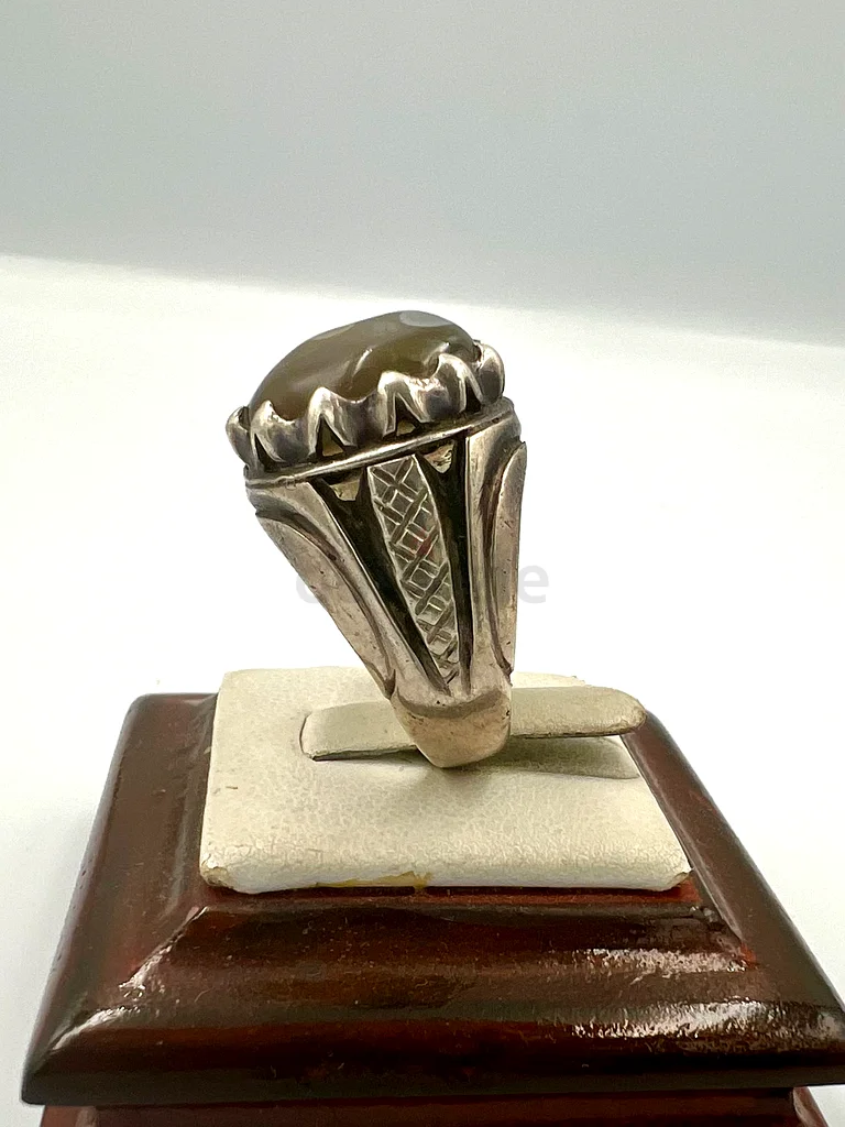 An old Agate stone ring63231693841155113