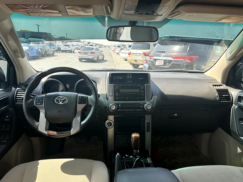 Toyota Prado 2012 v6 white colour GCC Caleb car63165695827074112