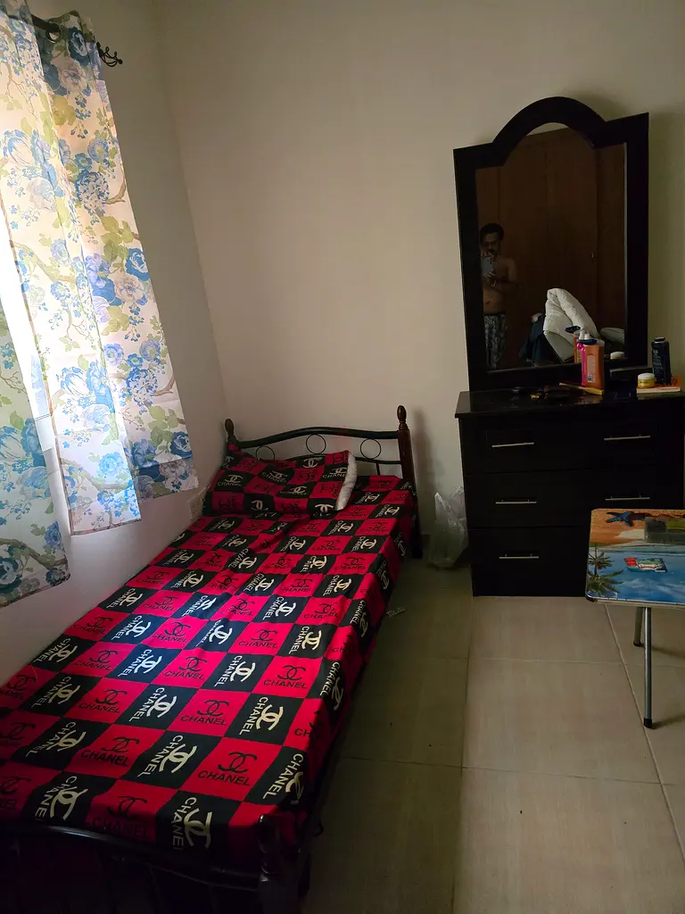 Apartment/Flat for Rent Executive ladies room in karama near metro