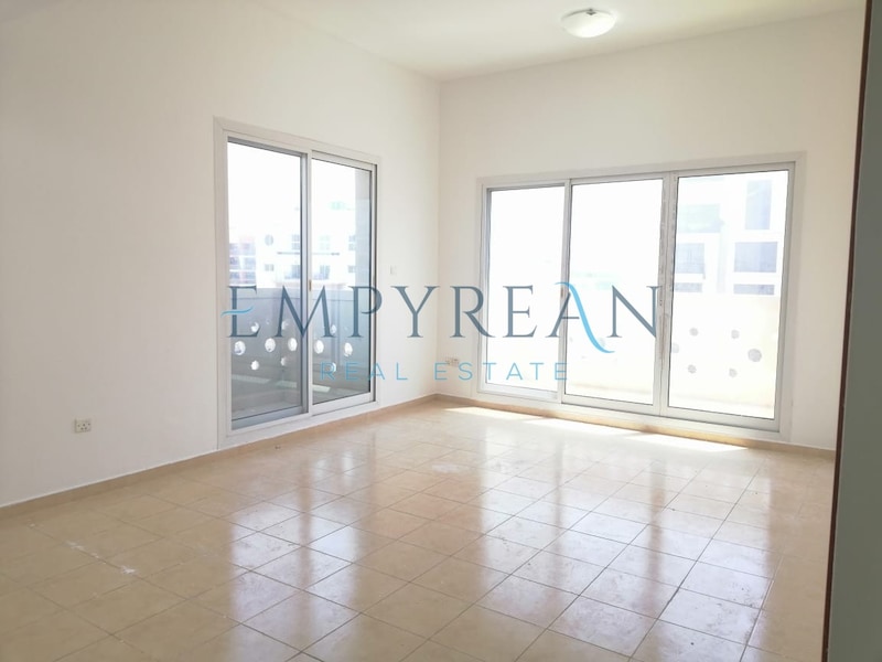 Bright and Spacious 1BR Apt | Hot Location