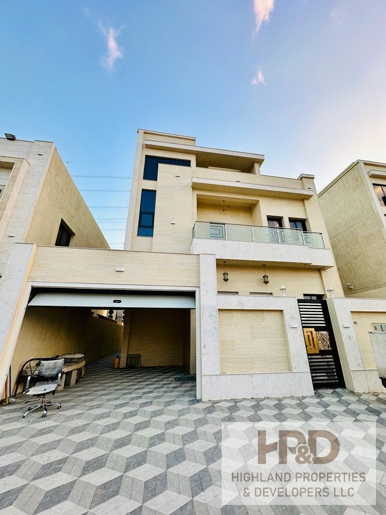 6 Bedroom villa with attractive architecture for sale in Yasmeen area