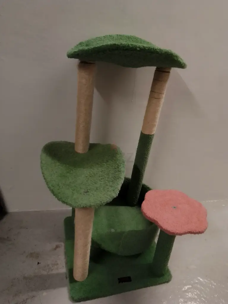 Cat tree