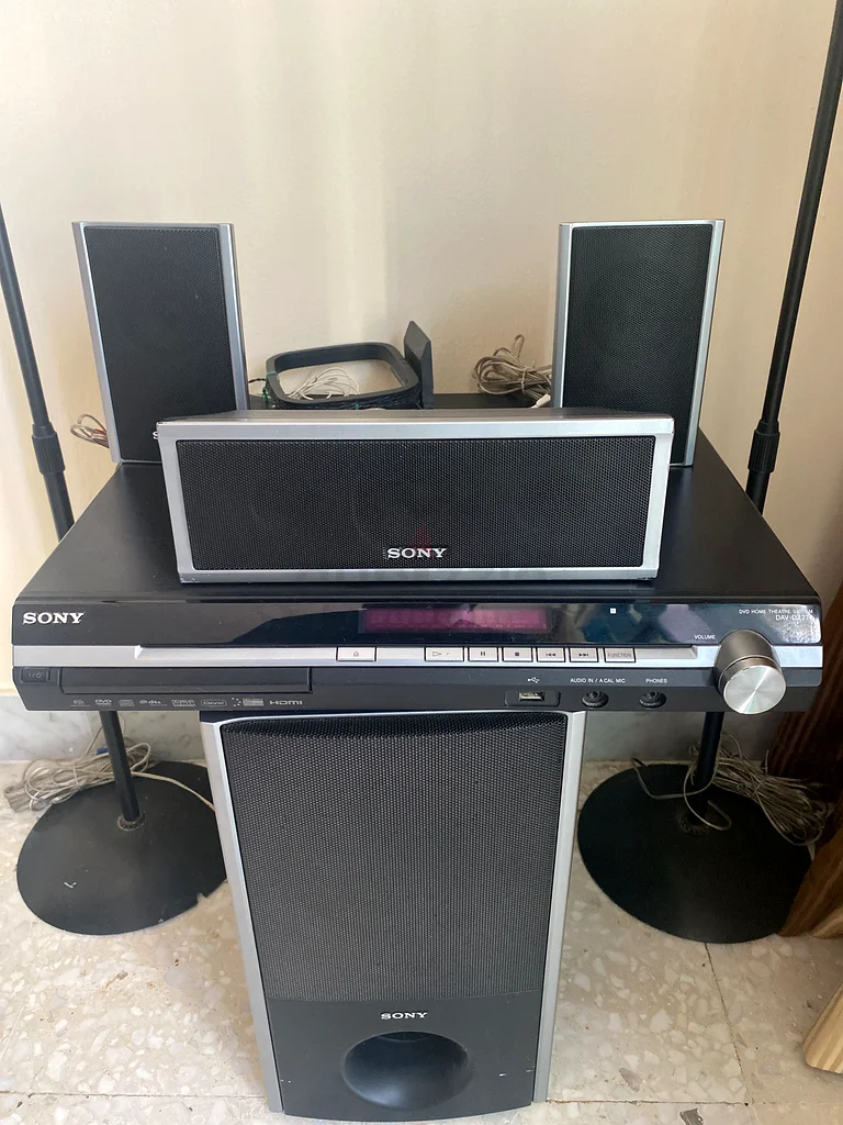 Sony DVD Home Theatre System 5 speakers
