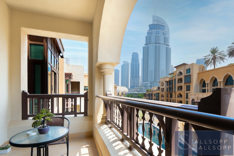 Near Dubai Mall - 1BR Apartment in Souk Al Bahar, OldTown