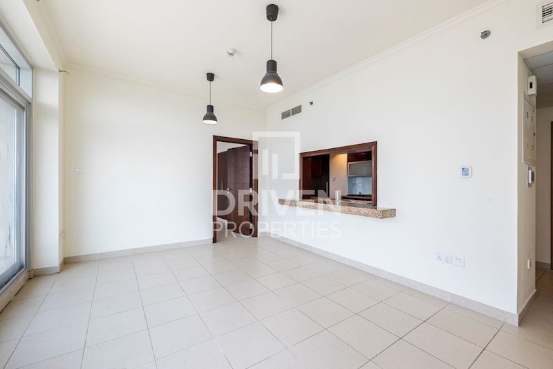 Spacious and High Floor Unit | Nice View