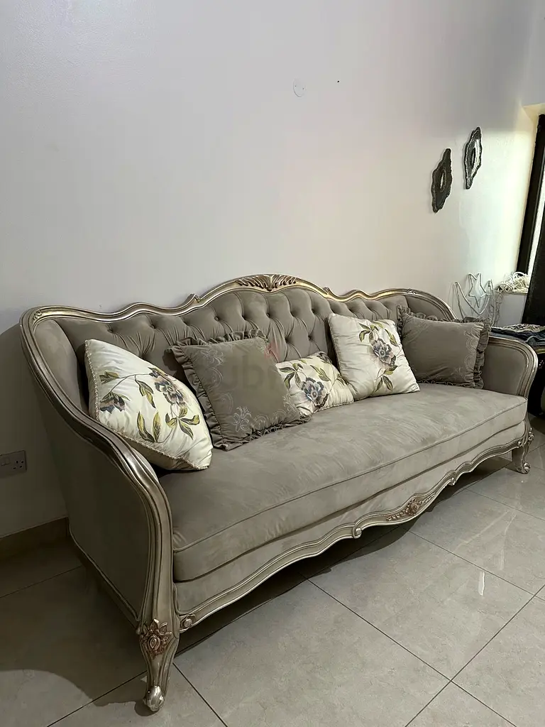 Luxurious sofa set almost new