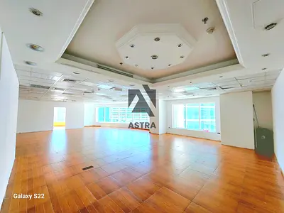 Open Spacious | Fitted | Next To Metro