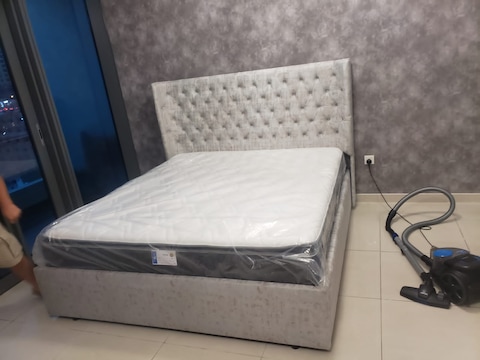 Used shop queen bed