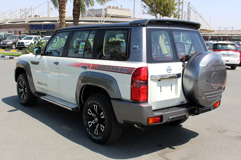 NISSAN PATROL SUPER SAFARI  جير عادي الأسطورة  ALOSTOWRA  EDITION M/T 2024 MODEL GCC DEALAR WARRANTY63233101973507113