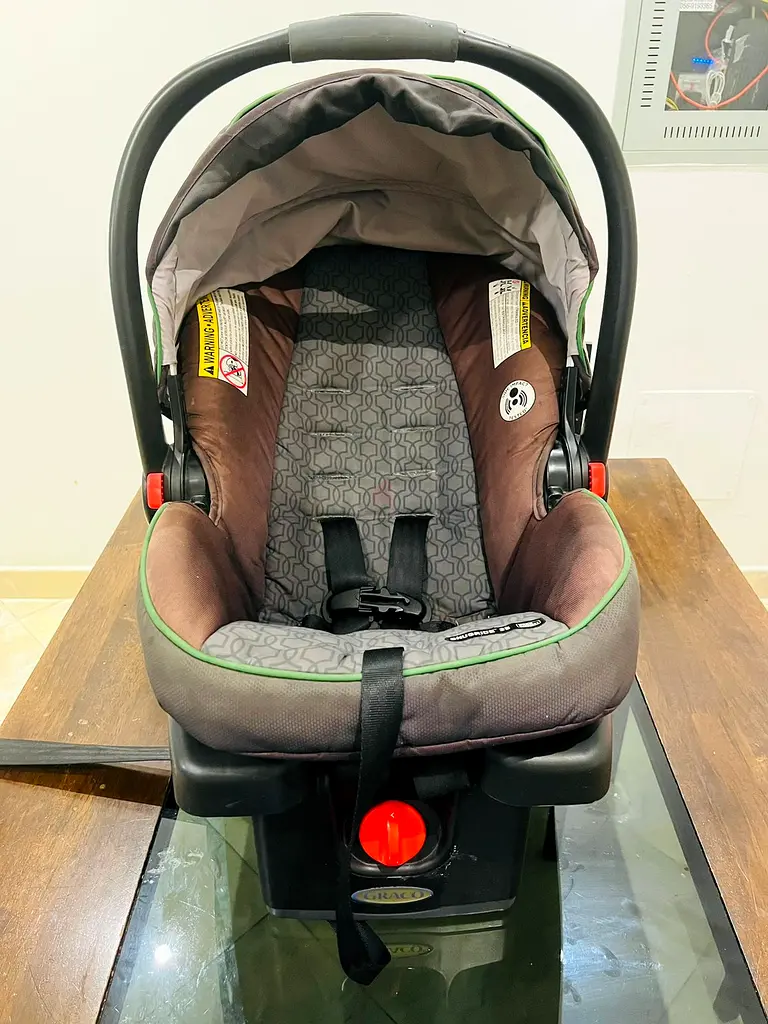 Graco baby car seat