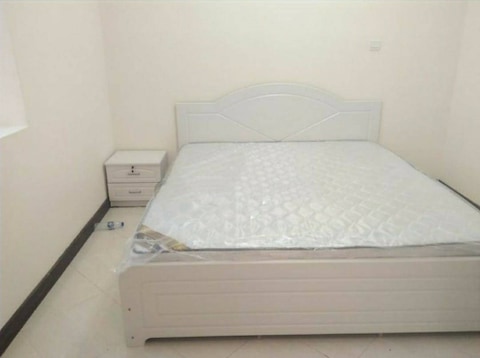 Second hand double bed deals with storage