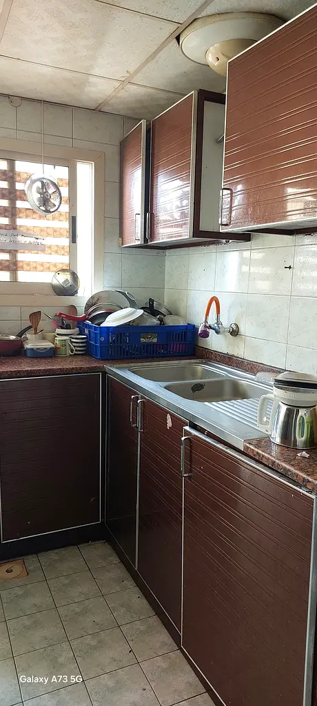 Apartment Bed space available for executive bachelor abushagara